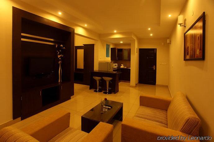 Hotel Nagarjuna Suites Bangalore Quarto foto